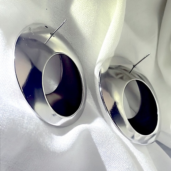 Vintage Silver Tone Chrome Stainless Steel Abstract UFO Post Earrings - Picture 5 of 6